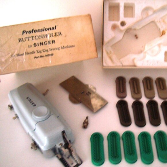 Singer Professional Buttonholer 161829 for Slant Needle Zig-Zag Sewing Machine - Picture 13 of 13